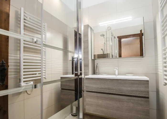 Avec Balcon, Parking Et Wifi à - Fr-1-343-214 * Chamonix